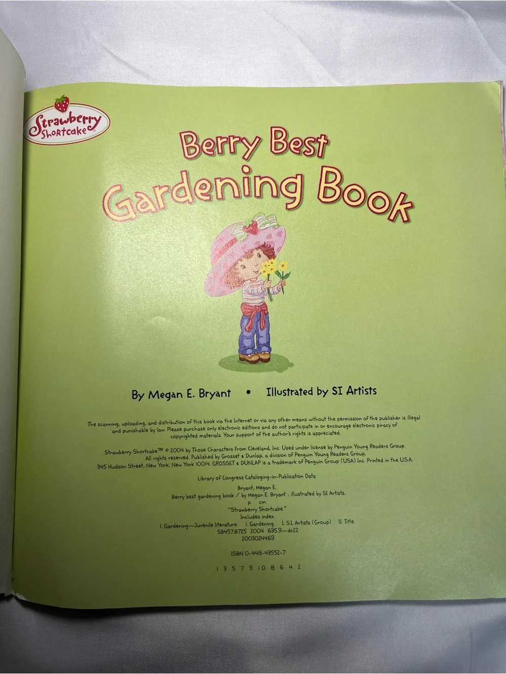 Strawberry Shortcake’s Berry Best Gardening Book‎ Megan E Bryant PB 2004 VTG